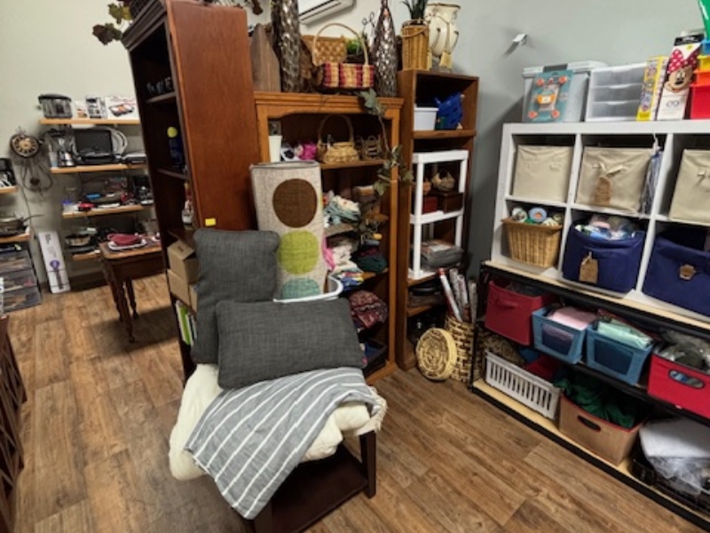 LoveINCBigWoods_Thrift Store_11